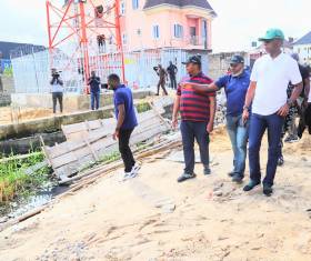 LASG: WE REMAIN RESOLUTE IN OUR QUEST FOR A FLOOD FREE STATE…as Commissioner for Env. Tokunbo Wahab leads team on inspection tour of enforcement projects in Isolo, Ago Palace Way, Lekki, Ikoyi